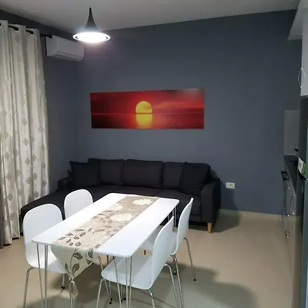 Inside Diamond Hill Apartament *