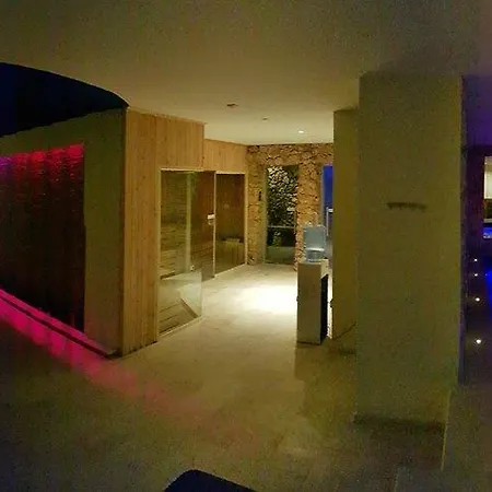 Inside Diamond Hill